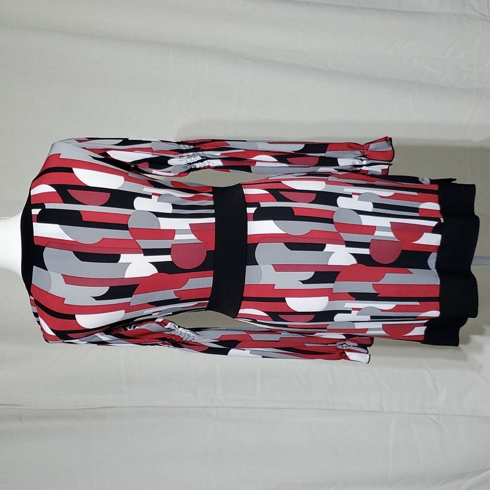 Geometric print shift dress w/ tie waist - Picture 4 of 8